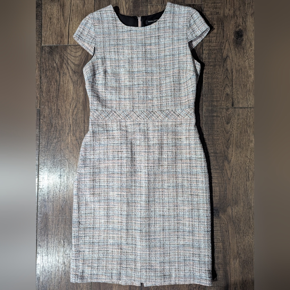 Banana Republic Women's Classic Sheath Dress Tweed Size 4 Soft Pink & Blue Cap